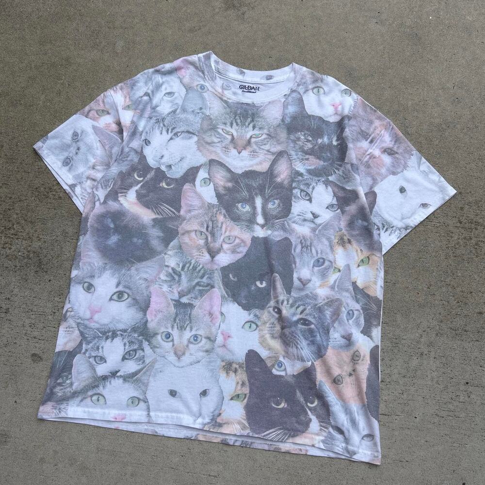All over print cat tee